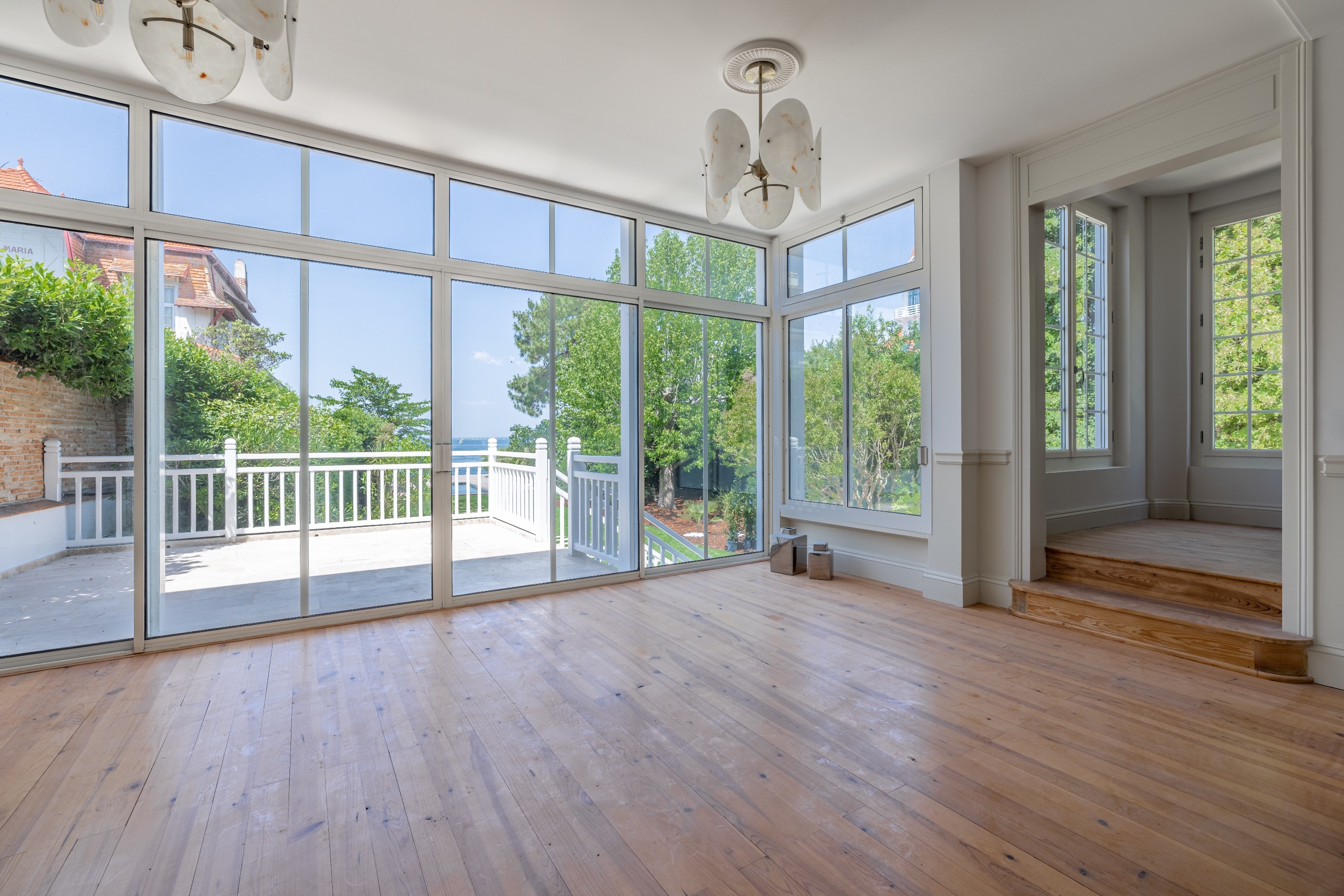  EXCEPTIONAL WATERFRONT ESTATE ENHANCED BY AN OUTSTANDING RENOVATION - 物件實景