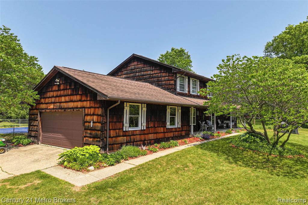 Lapeer, Michigan, 48446, United States, 4 Bedrooms Bedrooms, ,3 BathroomsBathrooms,Residential,For Sale,1982029