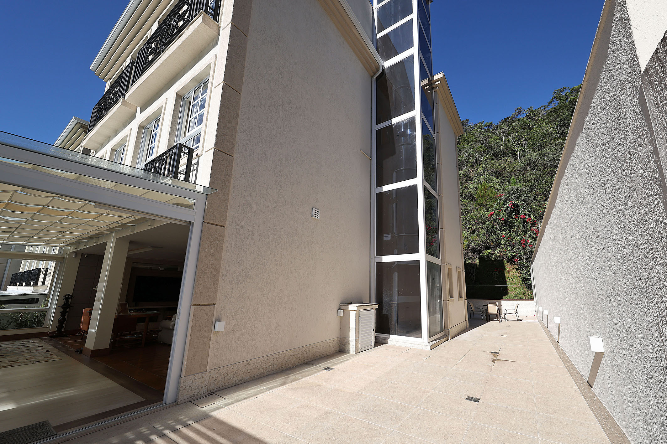  Newly built residence with panoramic elevator in gated condominium in Petrópolis - 物件實景
