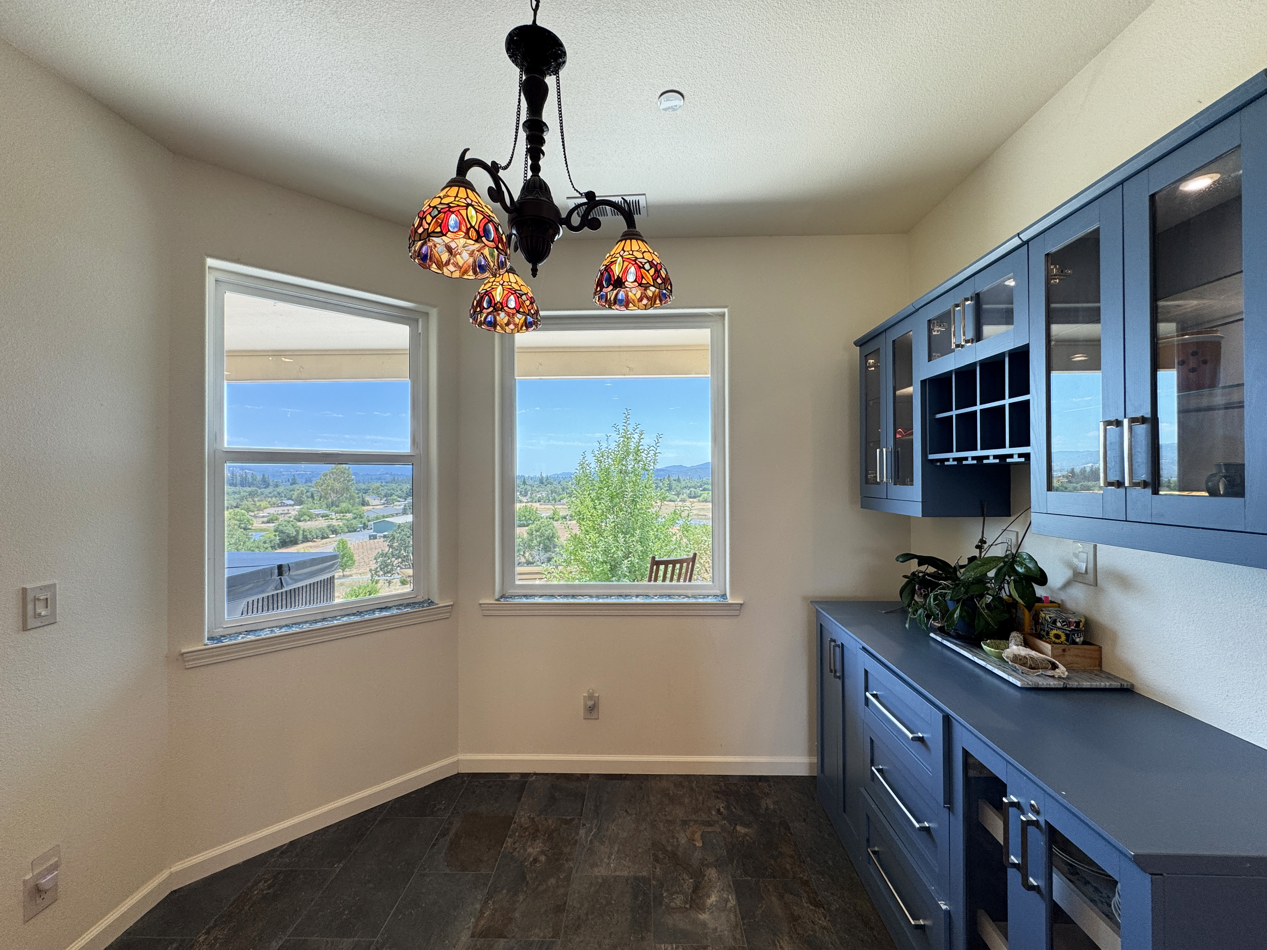 Redwood Valley, California, 95470, United States, 3 Bedrooms Bedrooms, ,3 BathroomsBathrooms,Residential,For Sale,1889817