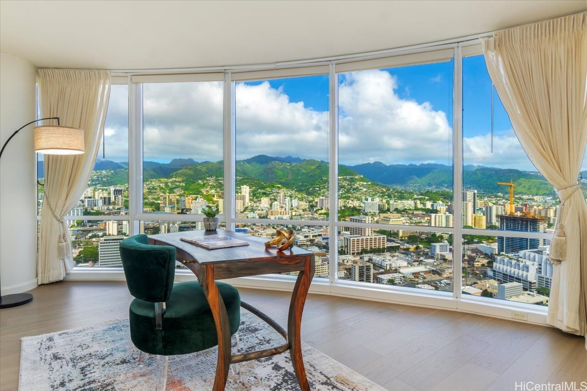 Honolulu, Hawaii, 96814, United States, 3 Bedrooms Bedrooms, ,3 BathroomsBathrooms,Residential,For Sale,1991214