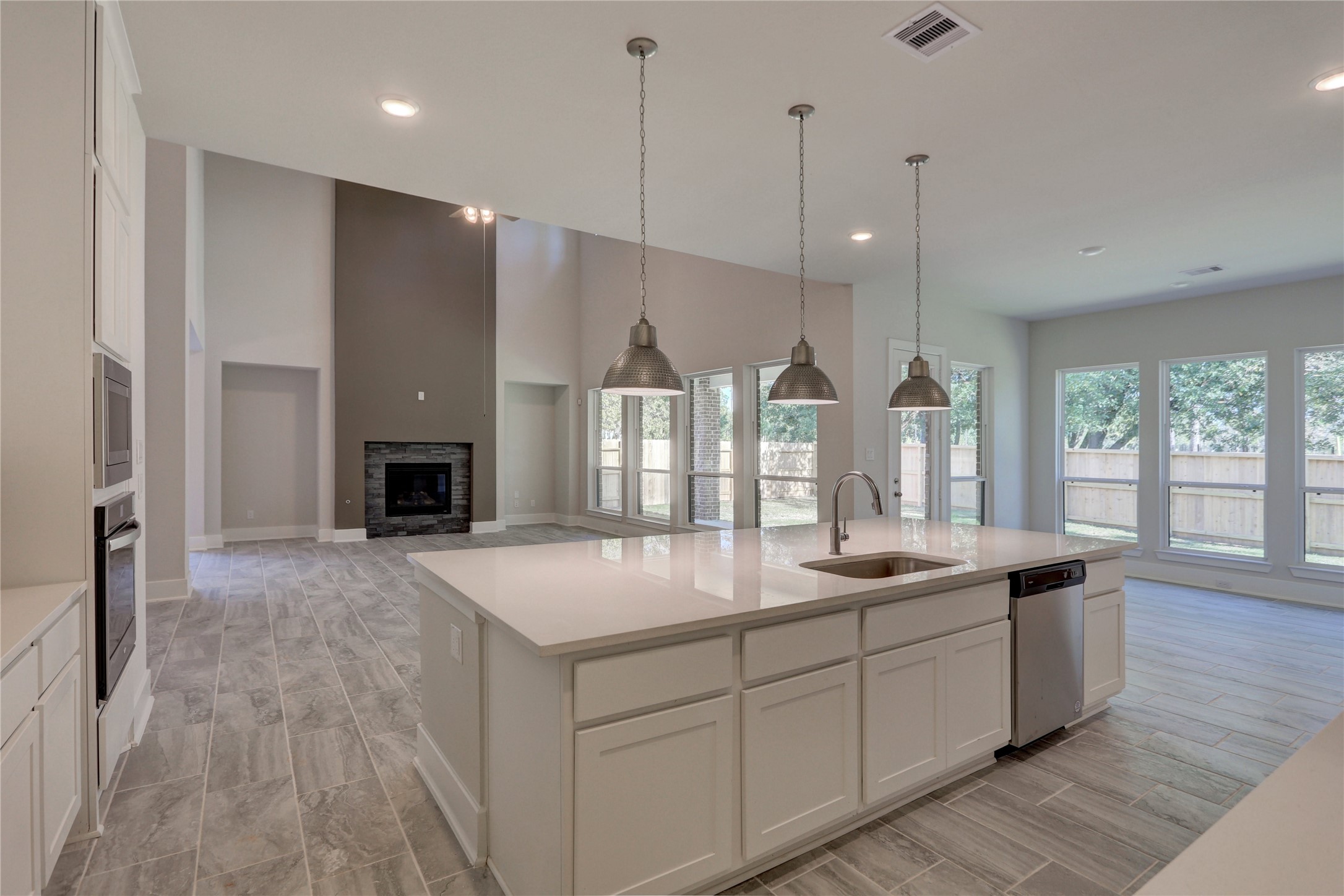 Conroe, Texas, 77304, United States, 4 Bedrooms Bedrooms, ,4 BathroomsBathrooms,Residential,For Sale,1991040