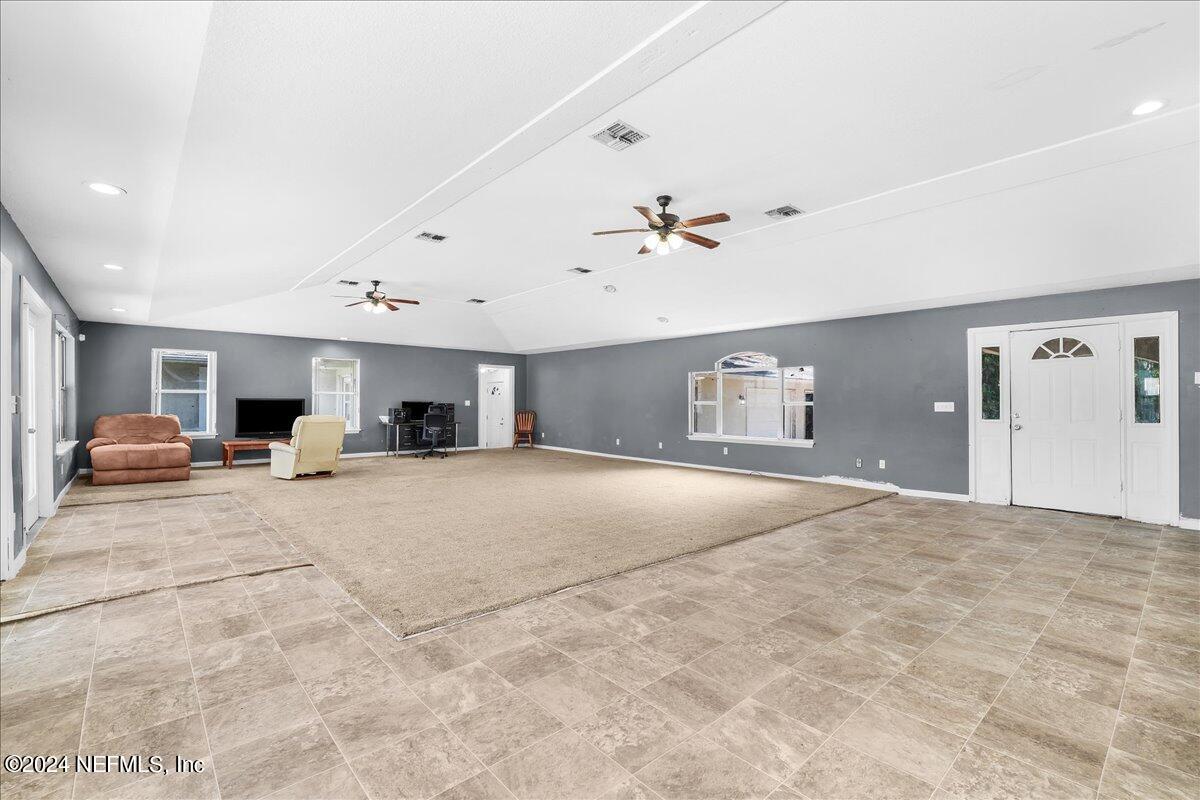 East Palatka, Florida, 32131, United States, 4 Bedrooms Bedrooms, ,4 BathroomsBathrooms,Residential,For Sale,1922938