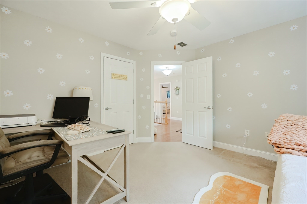 Northbridge, Massachusetts, 01534, United States, 4 Bedrooms Bedrooms, ,2 BathroomsBathrooms,Residential,For Sale,1977320