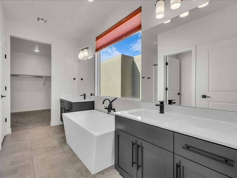 St George, Utah, 84790, United States, 4 Bedrooms Bedrooms, ,Residential,For Sale,1847671