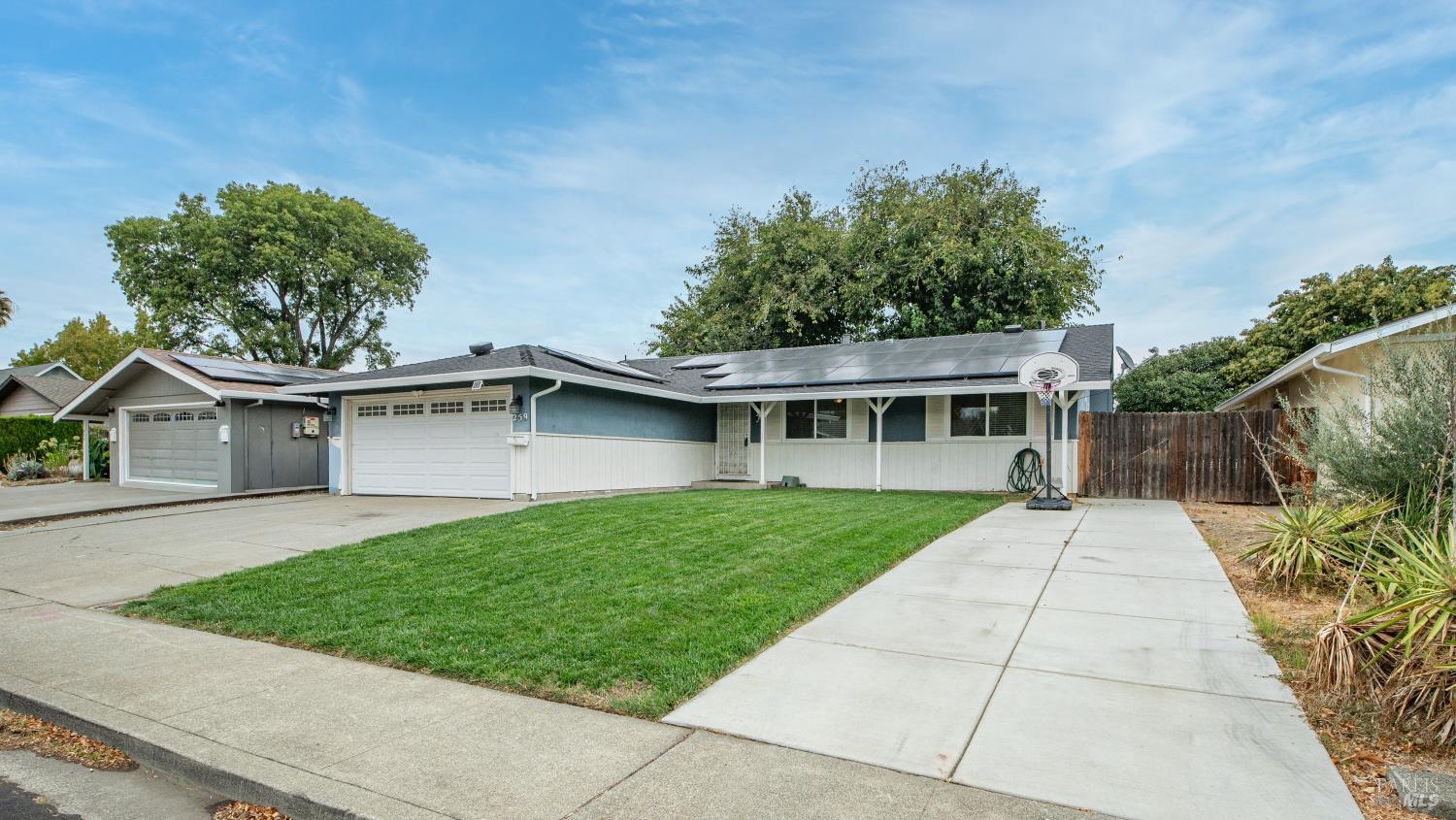 Vacaville, California, 95687, United States, 4 Bedrooms Bedrooms, ,2 BathroomsBathrooms,Residential,For Sale,1957766