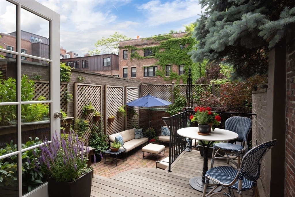 Boston, Massachusetts, 02108, United States, 5 Bedrooms Bedrooms, ,6 BathroomsBathrooms,Residential,For Sale,1950869