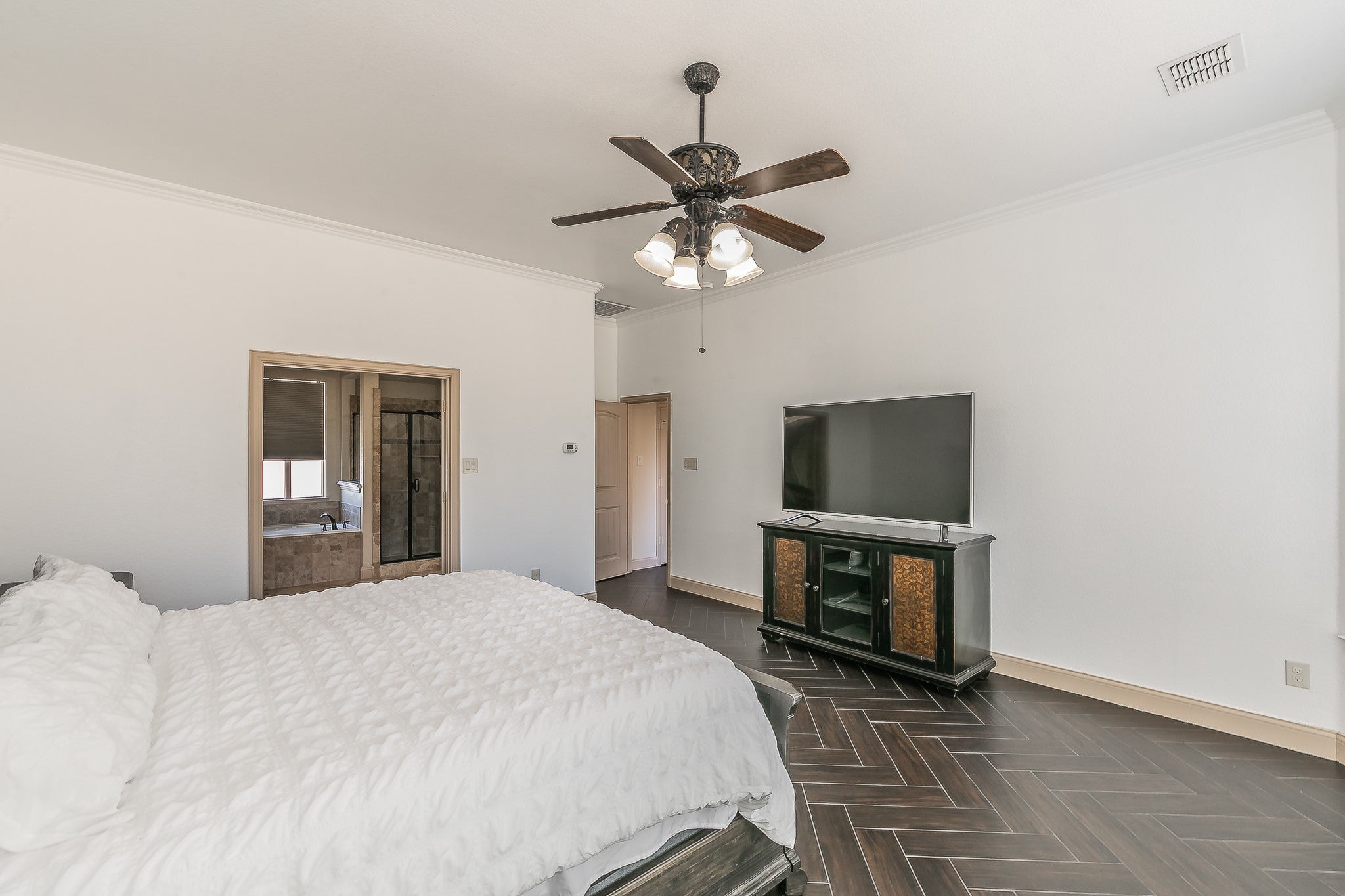 Fort Worth, Texas, 76179, United States, 5 Bedrooms Bedrooms, ,3 BathroomsBathrooms,Residential,For Sale,1980950