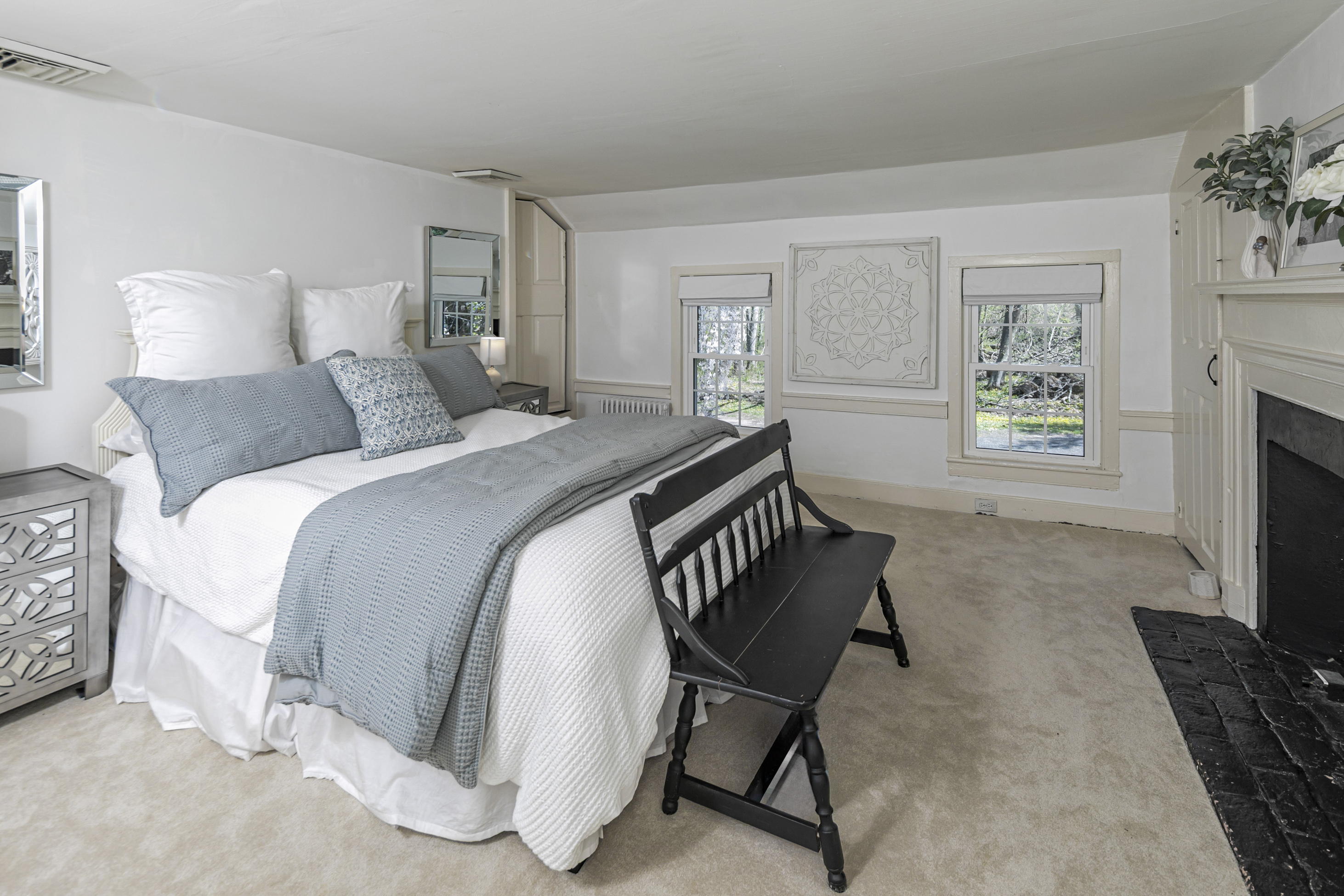  Pennington’s Moses Baldwin House Marries Period Details with Modern Updates - 物件實景