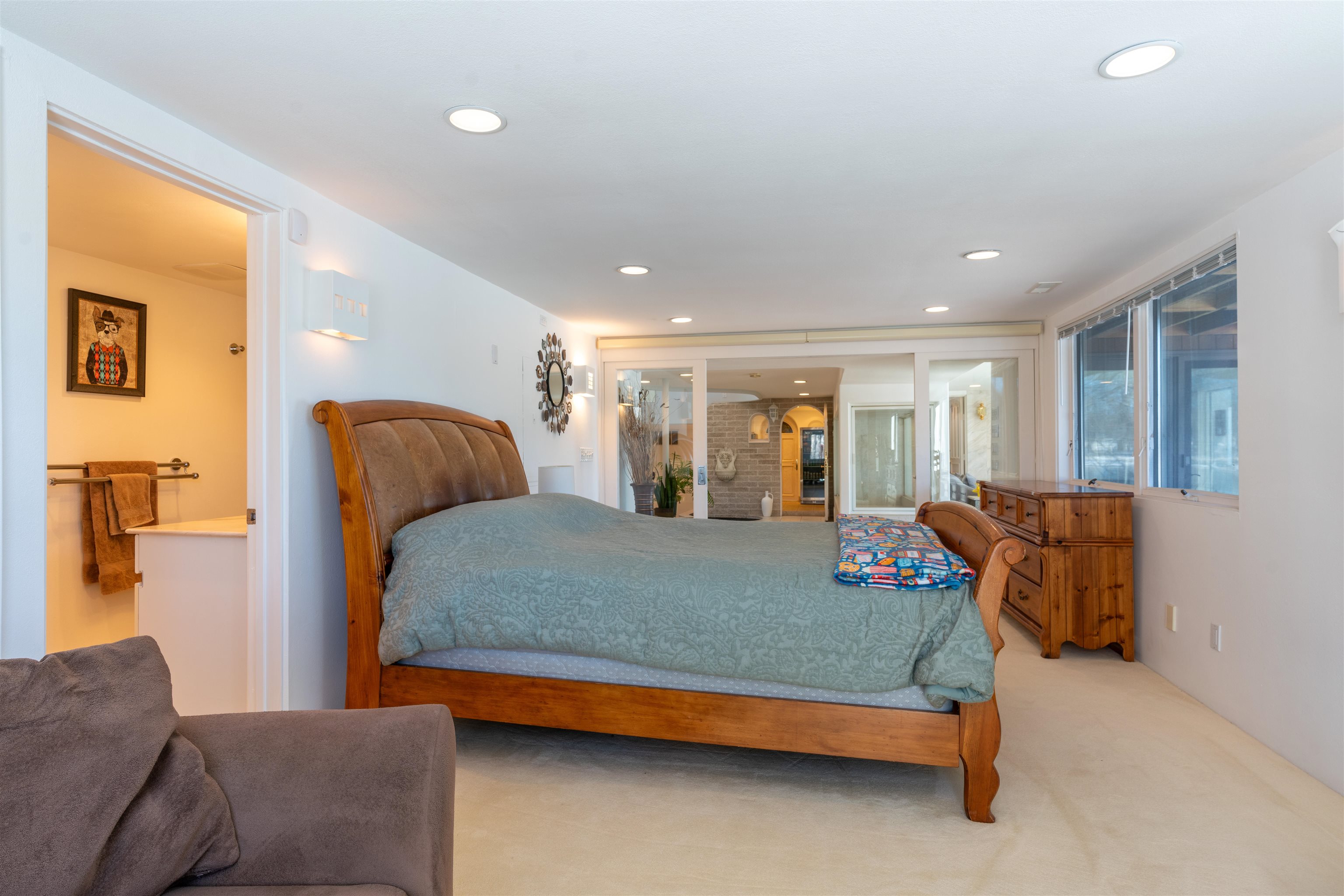 La Crosse, Wisconsin, 54601, United States, 4 Bedrooms Bedrooms, ,5 BathroomsBathrooms,Residential,For Sale,2049360