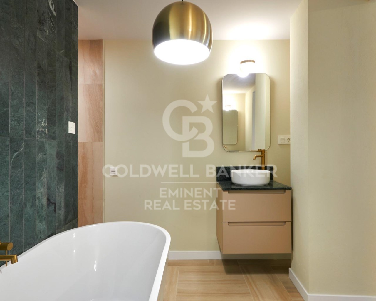Barcelona, Barcelona, Ciutat Vella, El G?tic Barce, Barcelona, Catalonia, ES, 3 Bedrooms Bedrooms, ,3 BathroomsBathrooms,Residential,For Sale,Barcelona, Barcelona, Ciutat Vella, El G?tic Barce,1672669