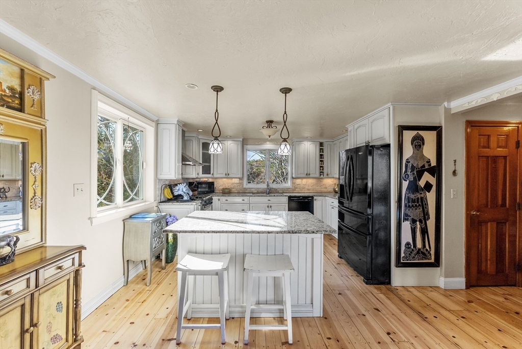 Plymouth, Massachusetts, 02360, United States, 3 Bedrooms Bedrooms, ,4 BathroomsBathrooms,Residential,For Sale,1994439