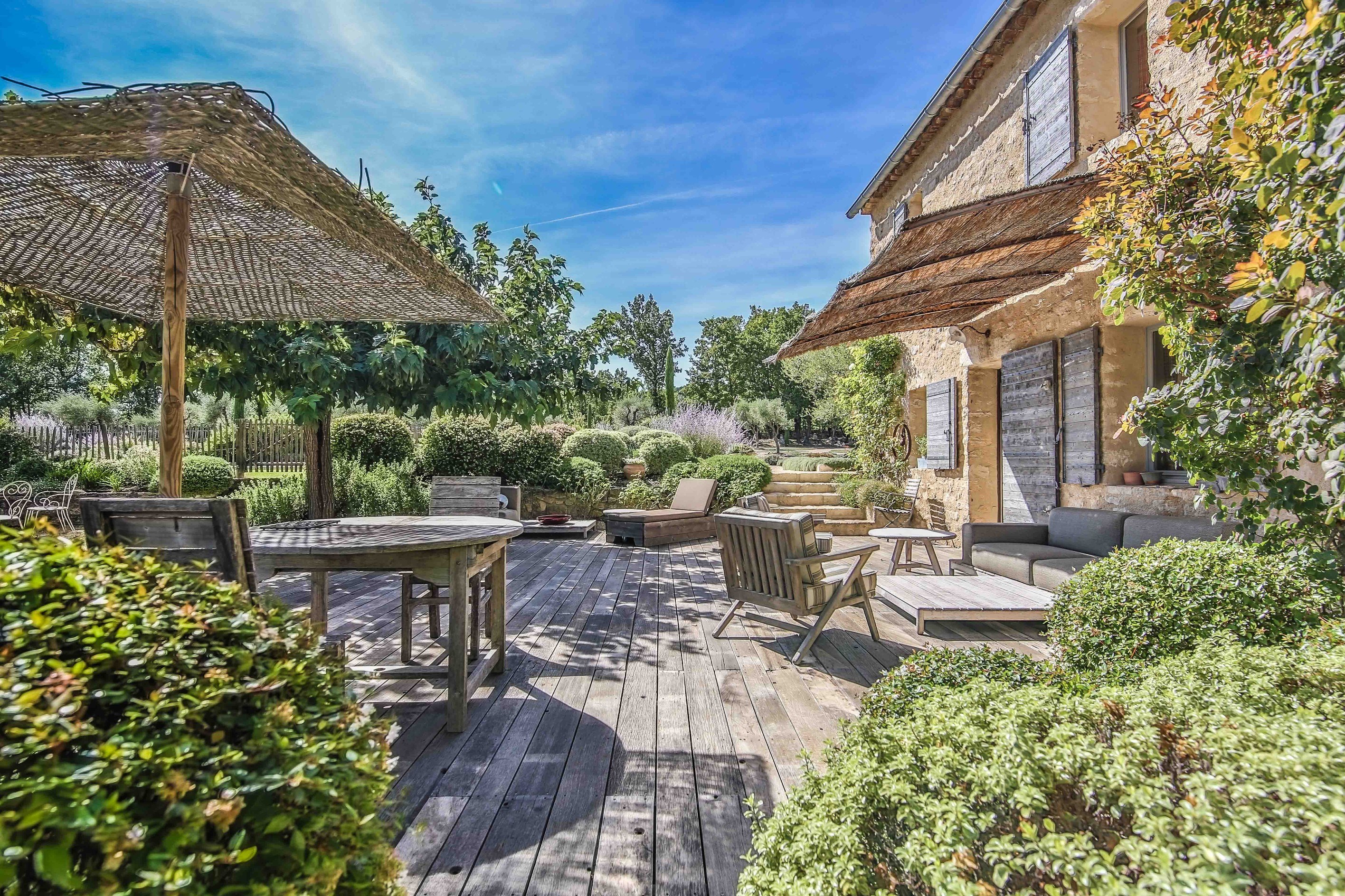 a home immersed in nature, where  provence becomes a way of life - 物件實景