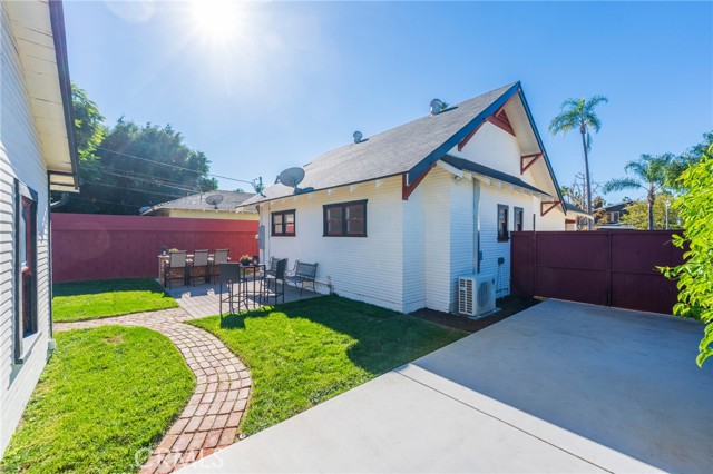 Anaheim, California, 92805, United States, 3 Bedrooms Bedrooms, ,2 BathroomsBathrooms,Residential,For Sale,2008850