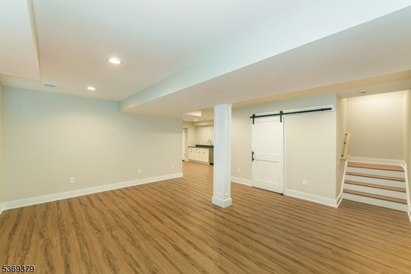 Essex Fells Twp., New Jersey, 07021, United States, 4 Bedrooms Bedrooms, ,4 BathroomsBathrooms,Residential,For Sale,1885303
