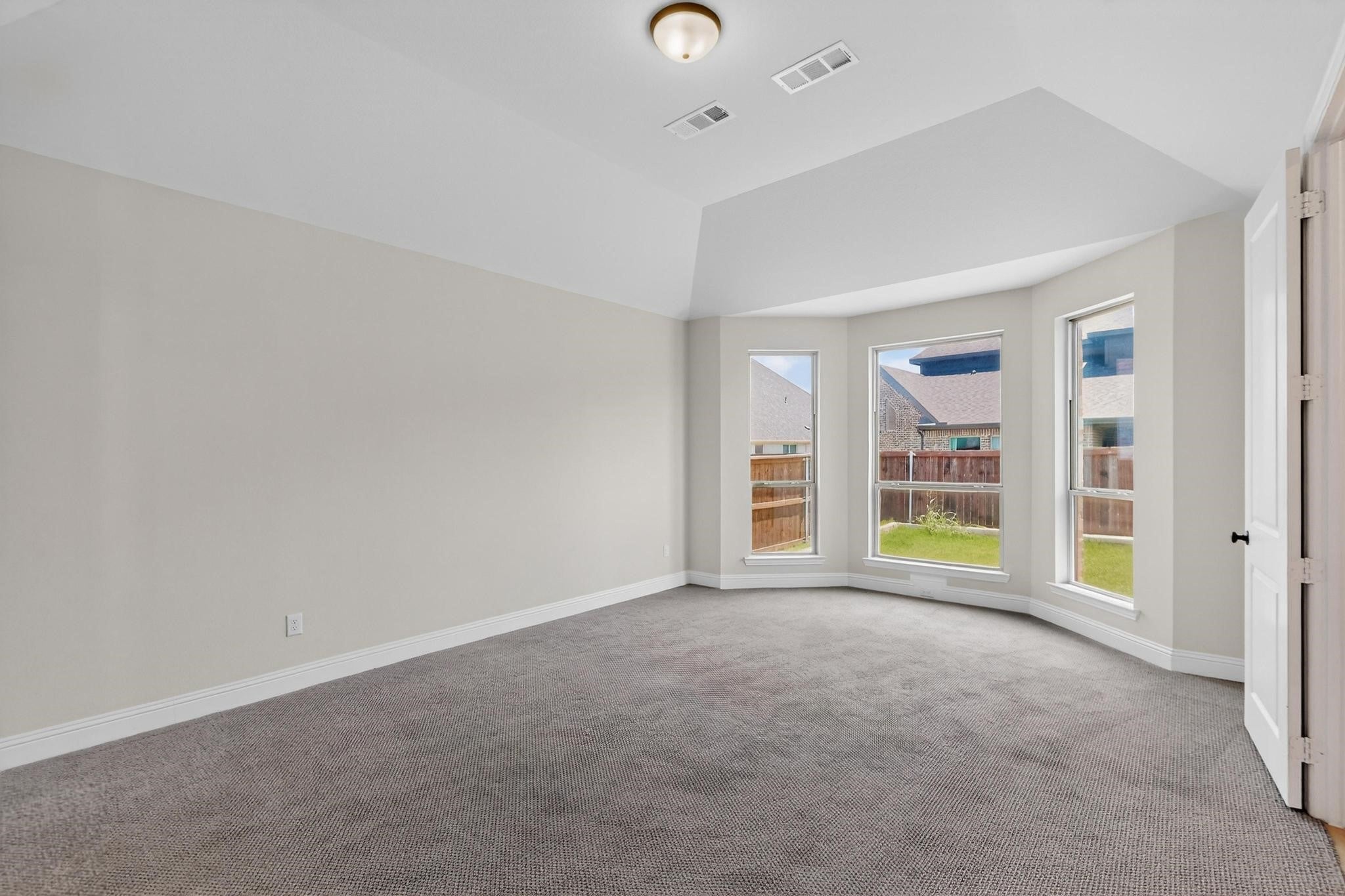 Mansfield, Texas, 76063, United States, 4 Bedrooms Bedrooms, ,4 BathroomsBathrooms,Residential,For Sale,1992597