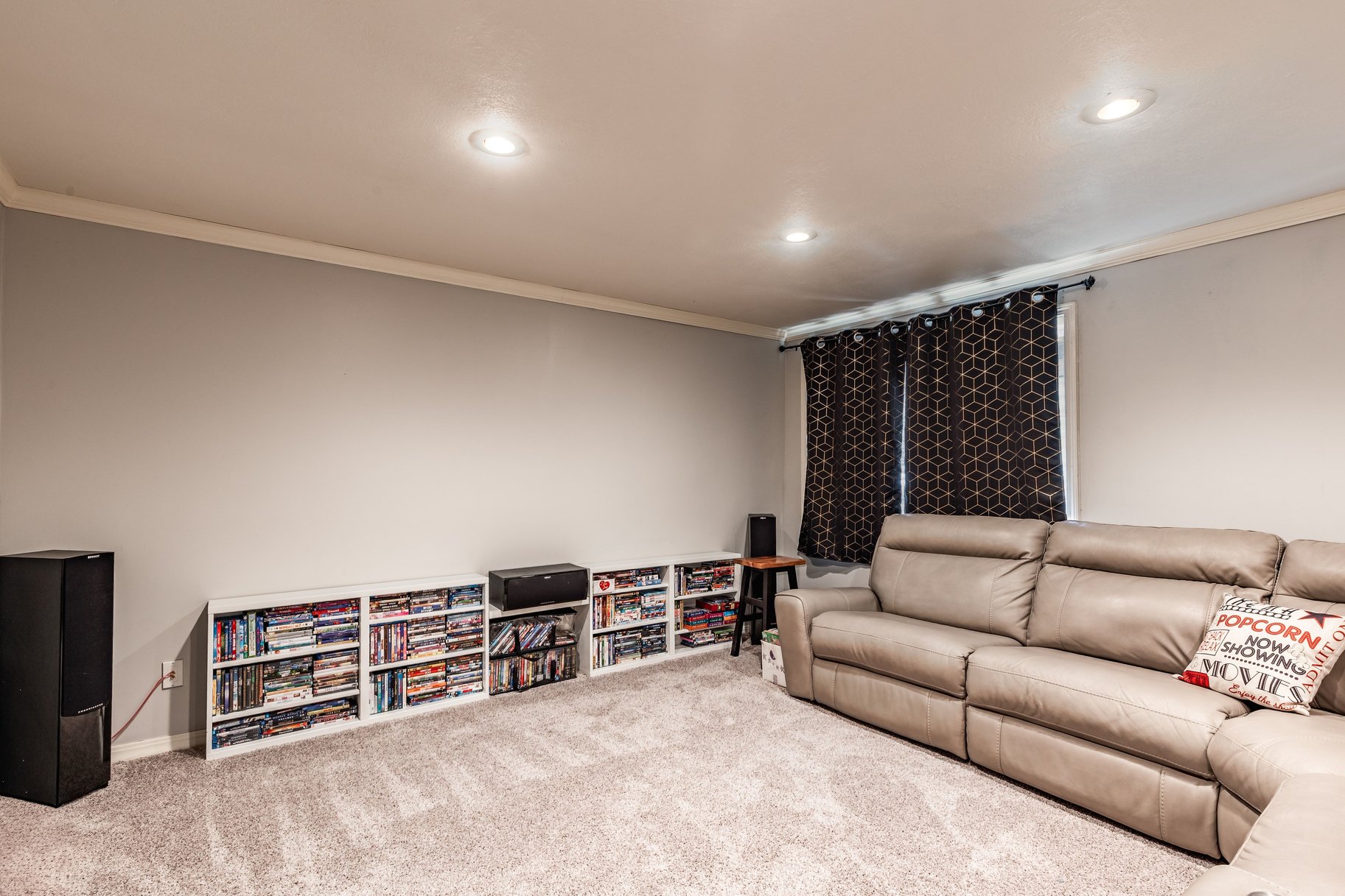  Your Perfect Townhome: Spacious Layout, Finished Basement & Relaxing Back Patio - 物件實景