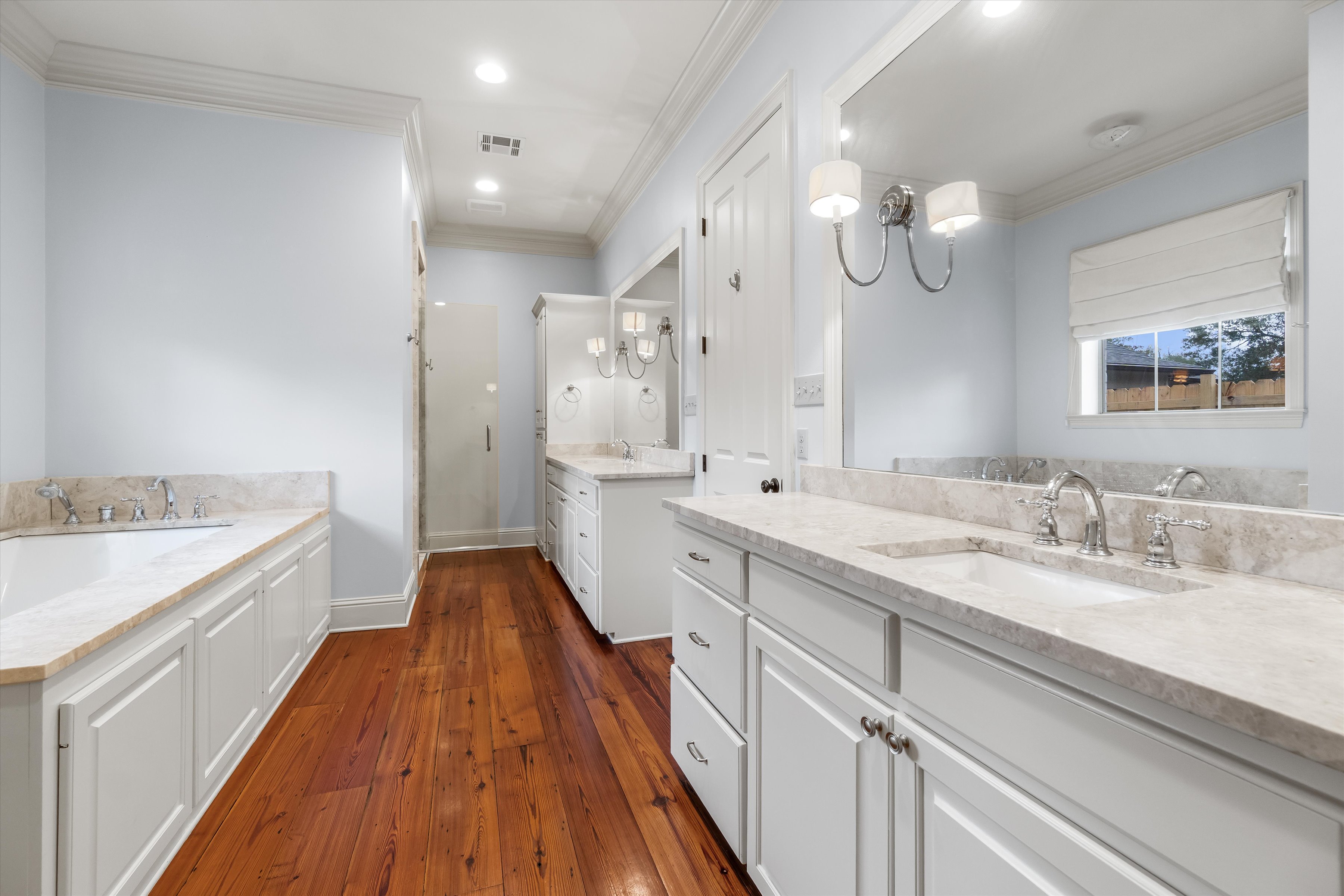 Baton Rouge, Louisiana, 70809, United States, 3 Bedrooms Bedrooms, ,4 BathroomsBathrooms,Residential,For Sale,1998392