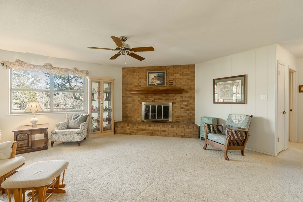 Fredericksburg, Texas, 78624, United States, 3 Bedrooms Bedrooms, ,2 BathroomsBathrooms,Residential,For Sale,1921843