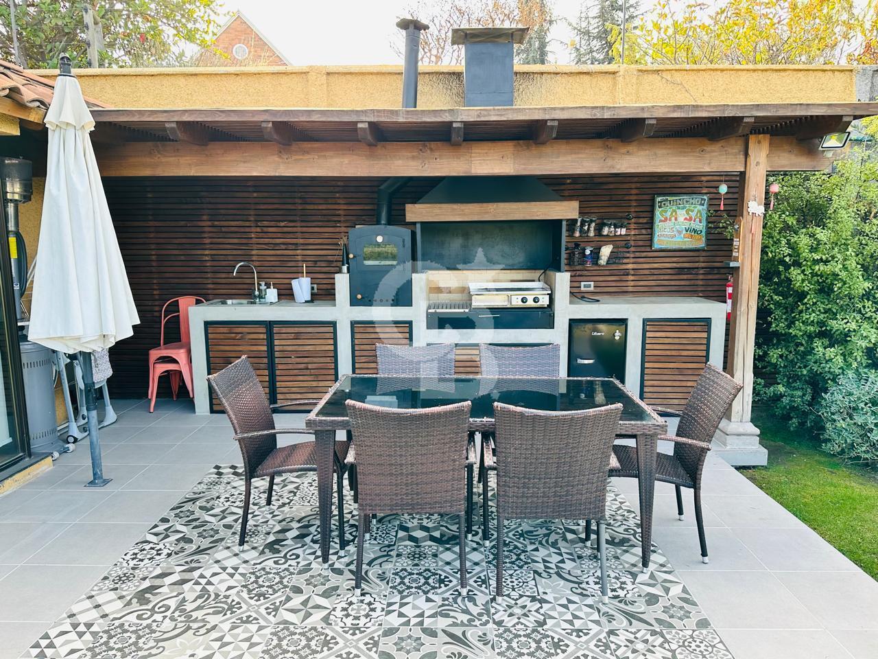 Lo Barnechea, Chile, 5 Bedrooms Bedrooms, ,4 BathroomsBathrooms,Residential,For Sale,1966346