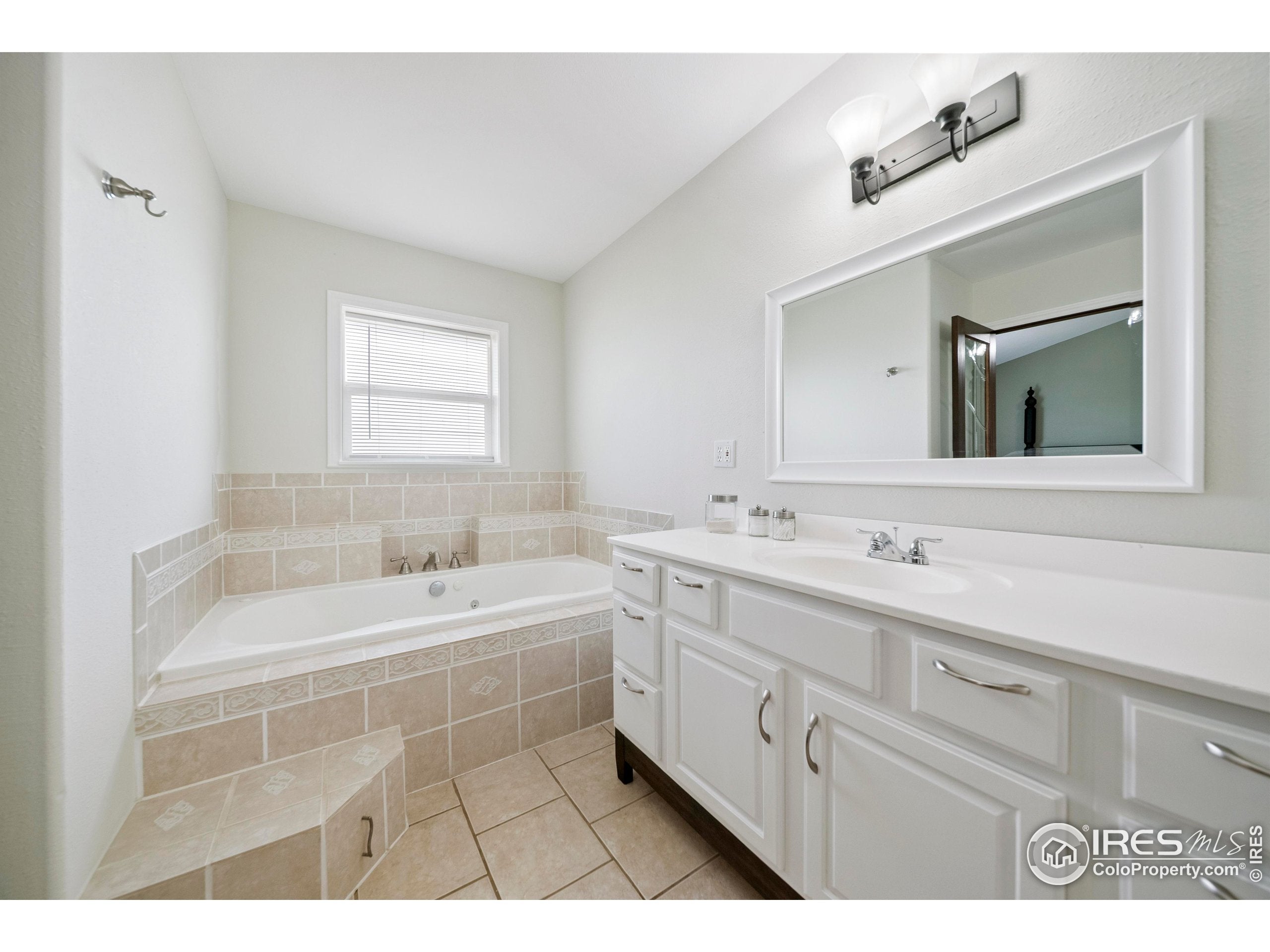 Hillrose, Colorado, 80733, United States, 6 Bedrooms Bedrooms, ,2 BathroomsBathrooms,Residential,For Sale,1977240