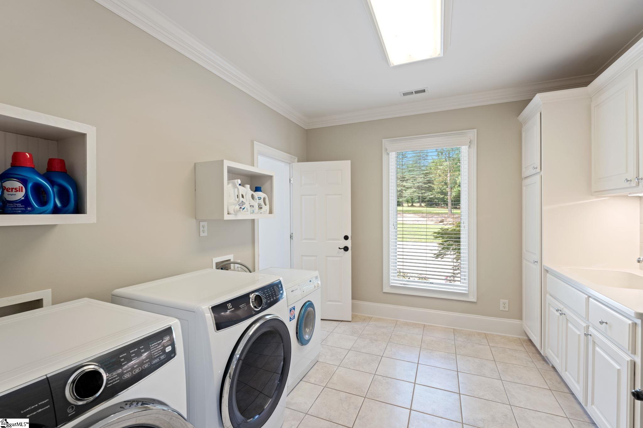 Simpsonville, South Carolina, 29681, United States, 4 Bedrooms Bedrooms, ,4 BathroomsBathrooms,Residential,For Sale,1901153