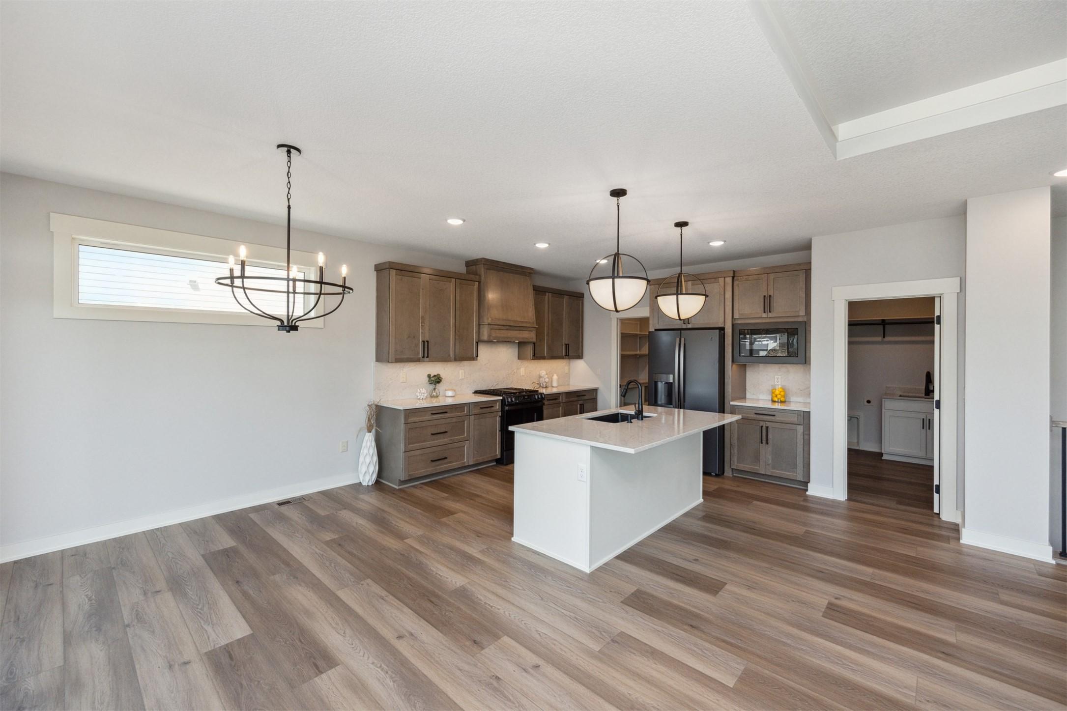 Clive, Iowa, 50325, United States, 4 Bedrooms Bedrooms, ,3 BathroomsBathrooms,Residential,For Sale,1927799