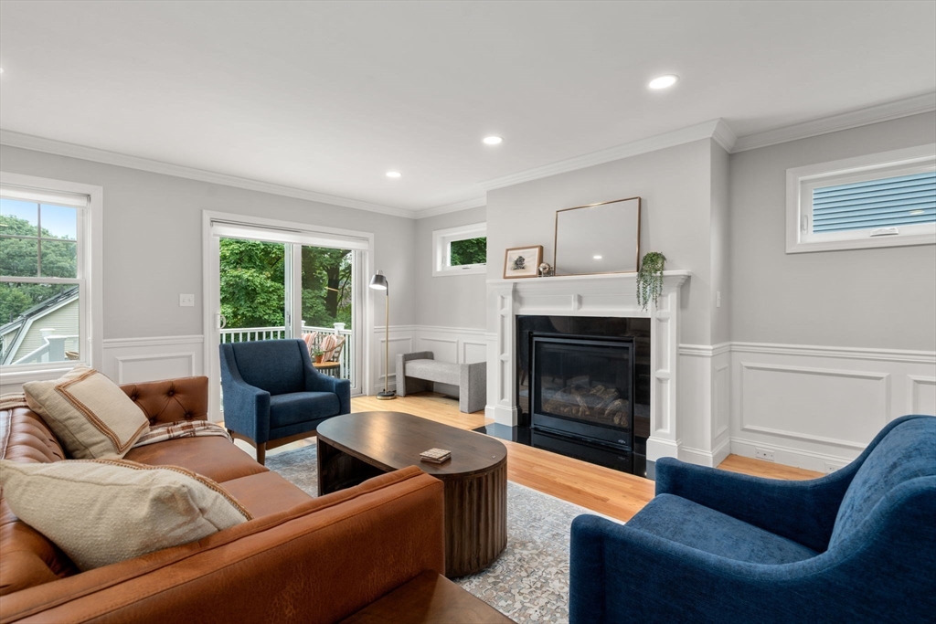 Waltham, Massachusetts, 02453, United States, 4 Bedrooms Bedrooms, ,5 BathroomsBathrooms,Residential,For Sale,1927253