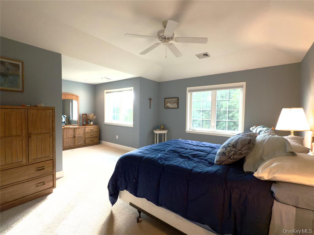 Hyde Park, New York, 12538, United States, 3 Bedrooms Bedrooms, ,4 BathroomsBathrooms,Residential,For Sale,1977599