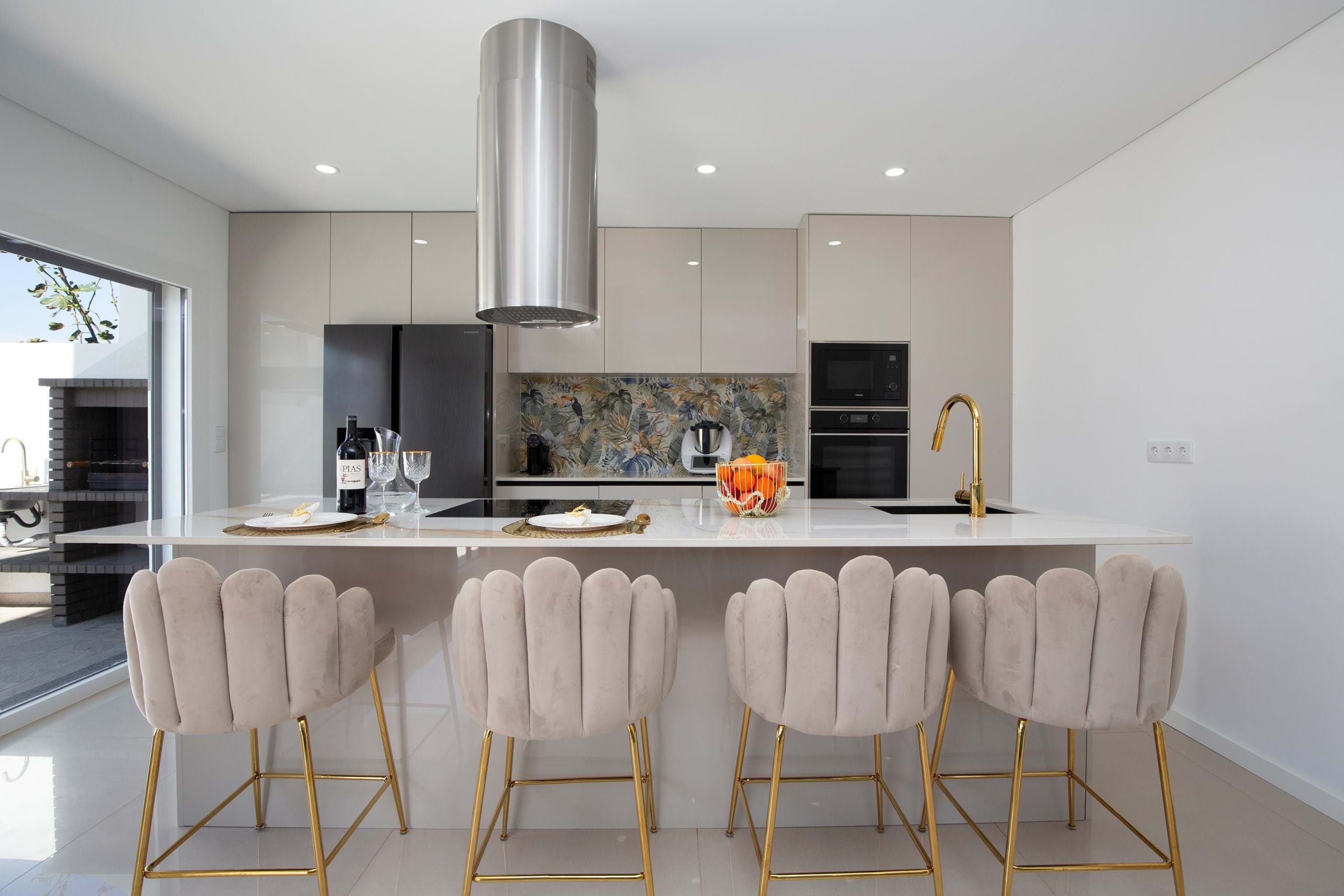 Almada, Setúbal, 2820-638, PT, 4 Bedrooms Bedrooms, ,2 BathroomsBathrooms,Residential,For Sale,1699362