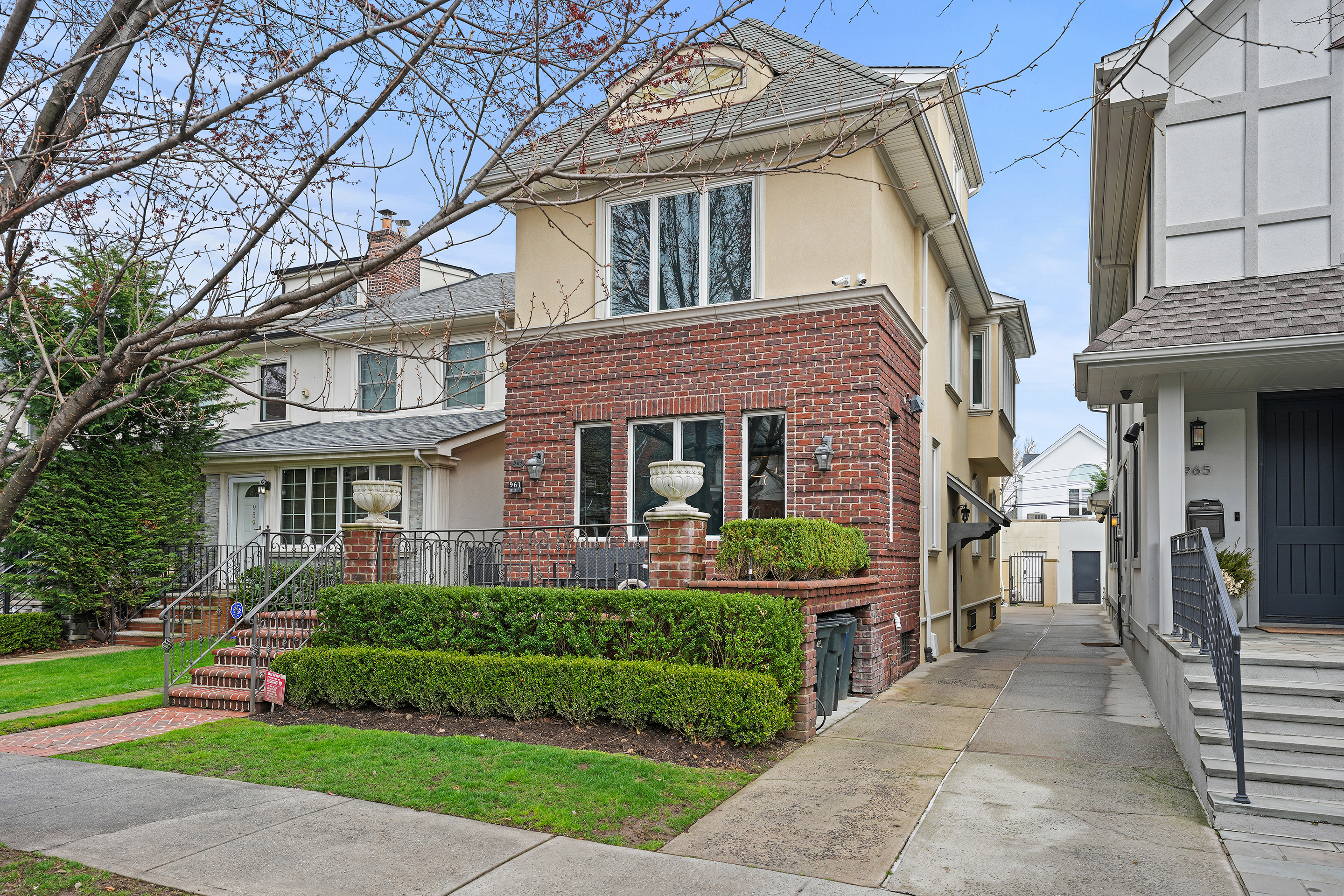 Brooklyn, New York, 11230, United States, 6 Bedrooms Bedrooms, ,5 BathroomsBathrooms,Residential,For Sale,1780771