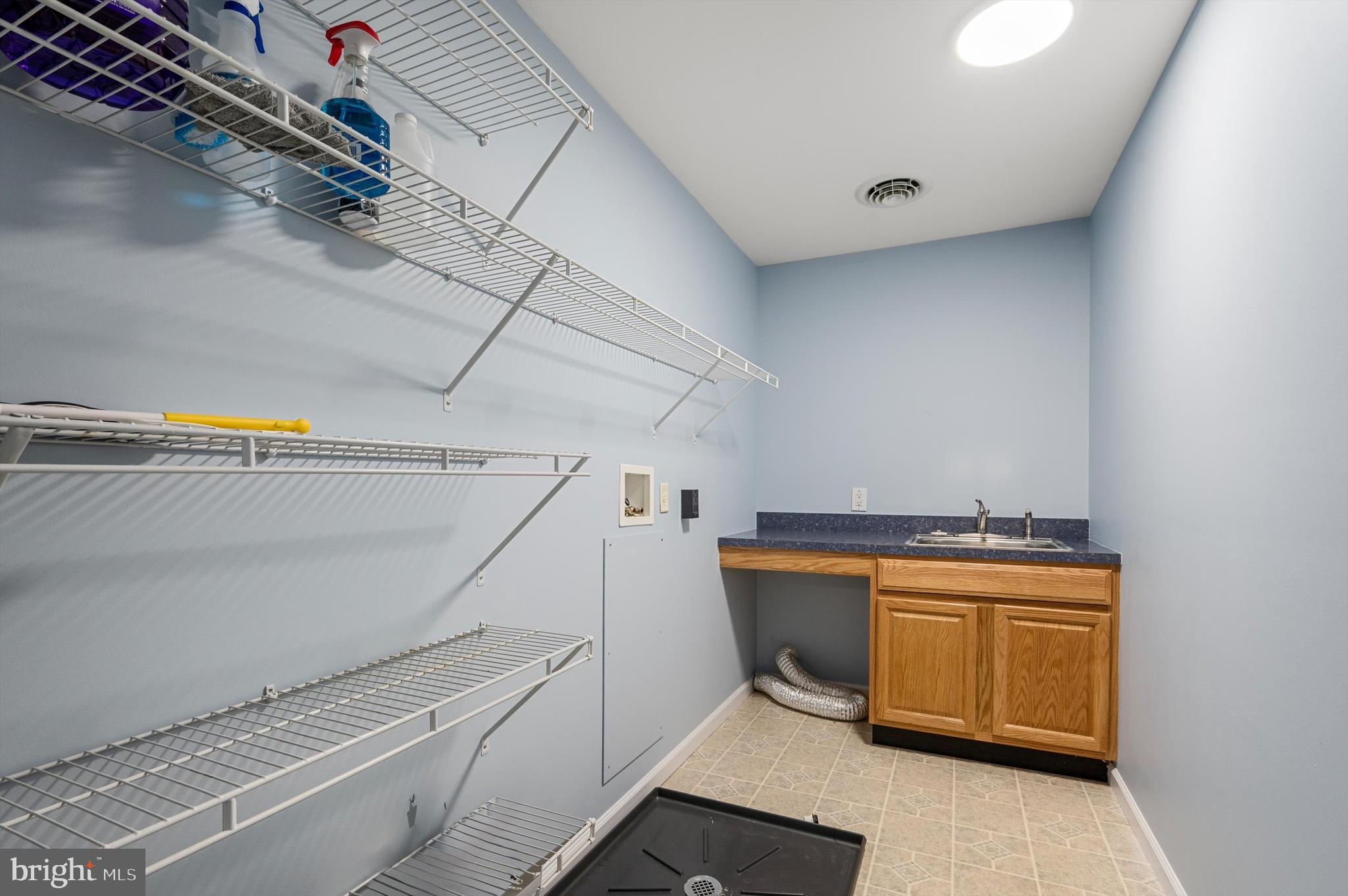 128 Whitlock Lane, Gore, Virginia, 22637, United States, 6 Bedrooms Bedrooms, ,5 BathroomsBathrooms,Residential,For Sale,128 Whitlock Lane,1338038