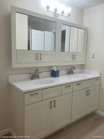 Oakland, Michigan, 48363, United States, 4 Bedrooms Bedrooms, ,2 BathroomsBathrooms,Residential,For Sale,1806159