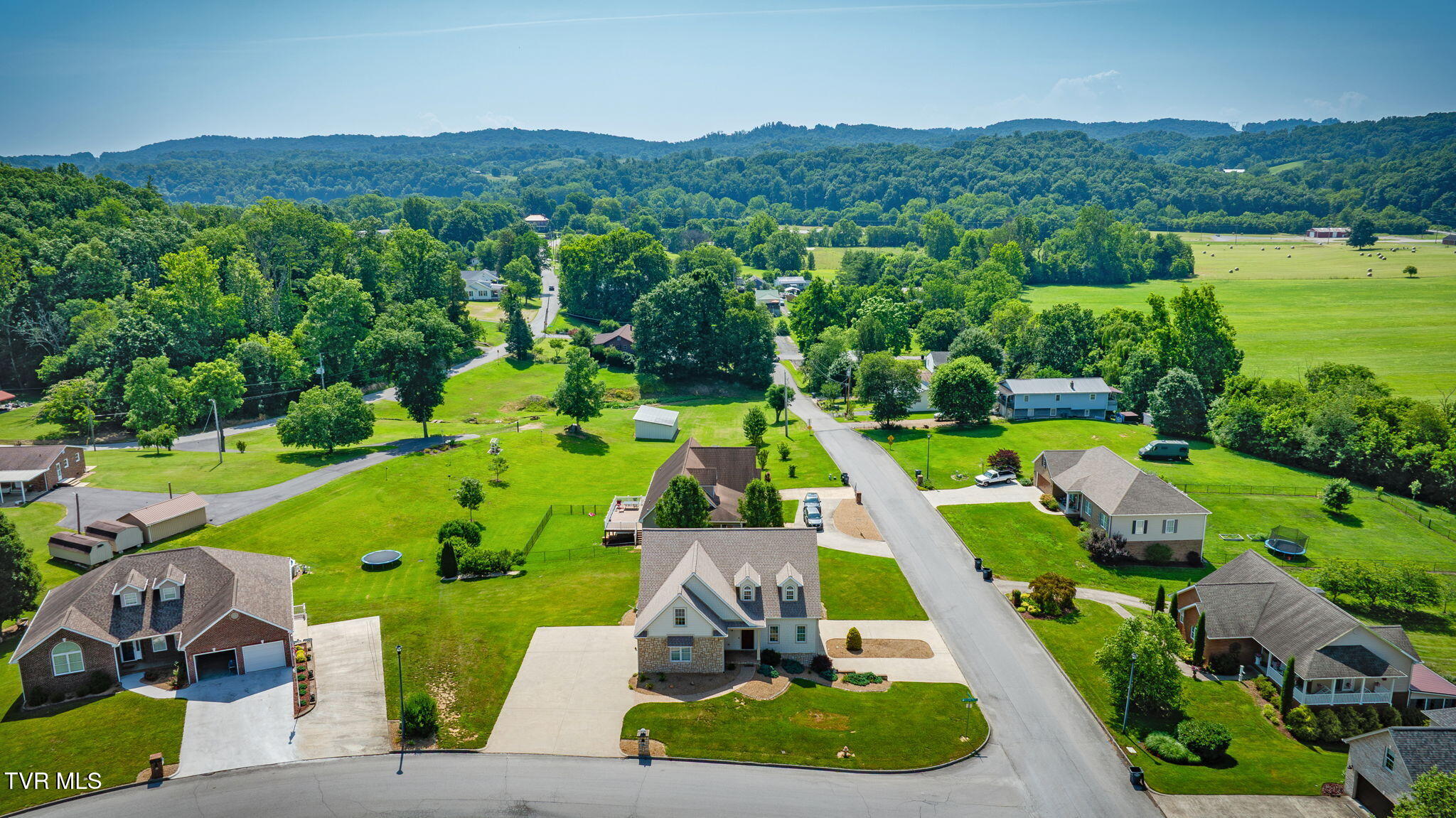 Kingsport, Tennessee, 37660, United States, 3 Bedrooms Bedrooms, ,4 BathroomsBathrooms,Residential,For Sale,1984458