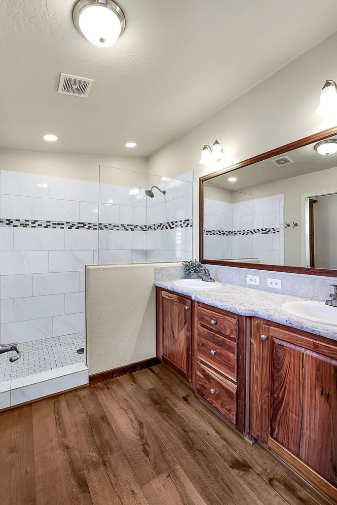 Donnelly, Idaho, 83615, United States, 3 Bedrooms Bedrooms, ,1 BathroomBathrooms,Residential,For Sale,2005150