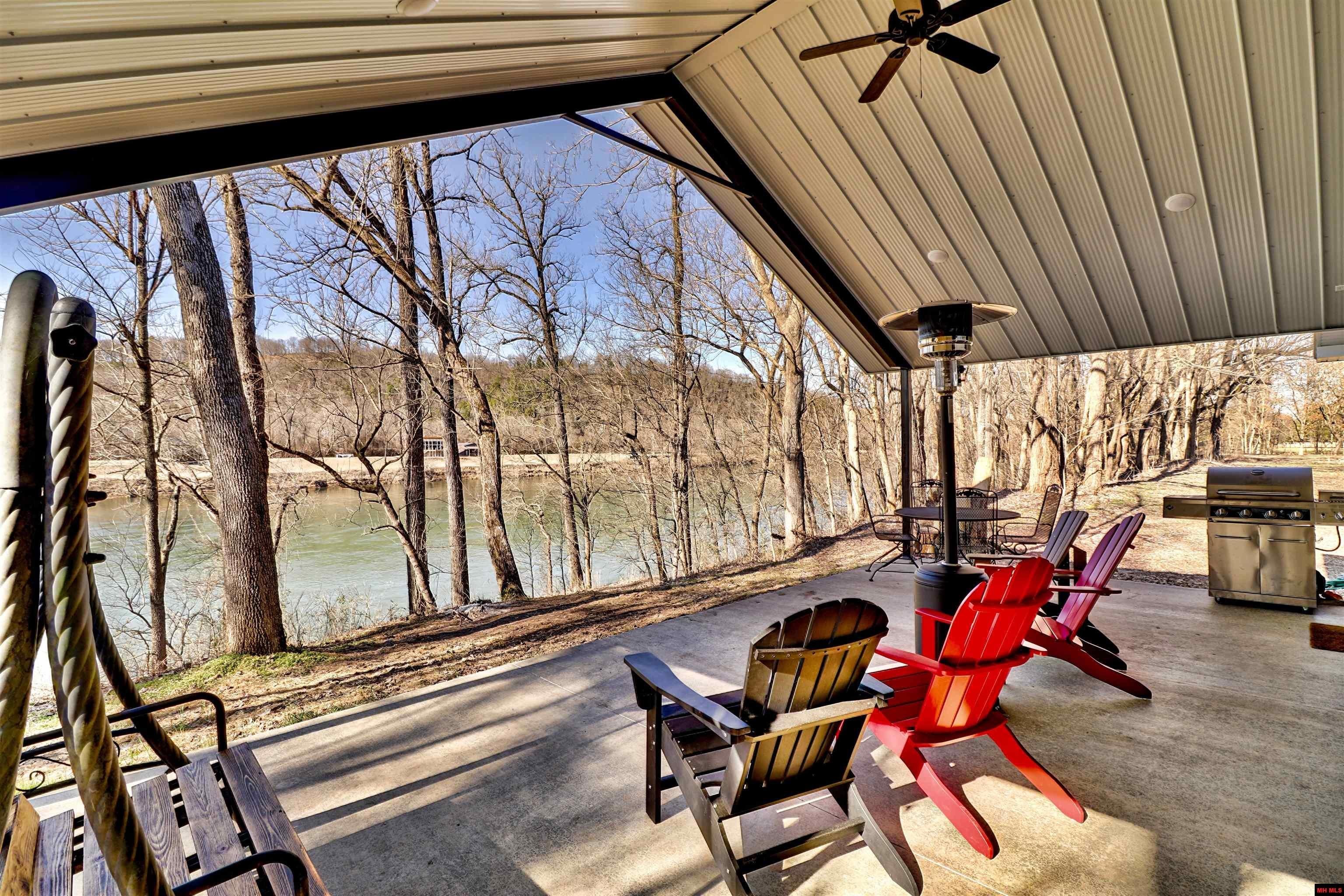 Norfork, Arkansas, 72658, United States, 4 Bedrooms Bedrooms, ,4 BathroomsBathrooms,Residential,For Sale,2037345