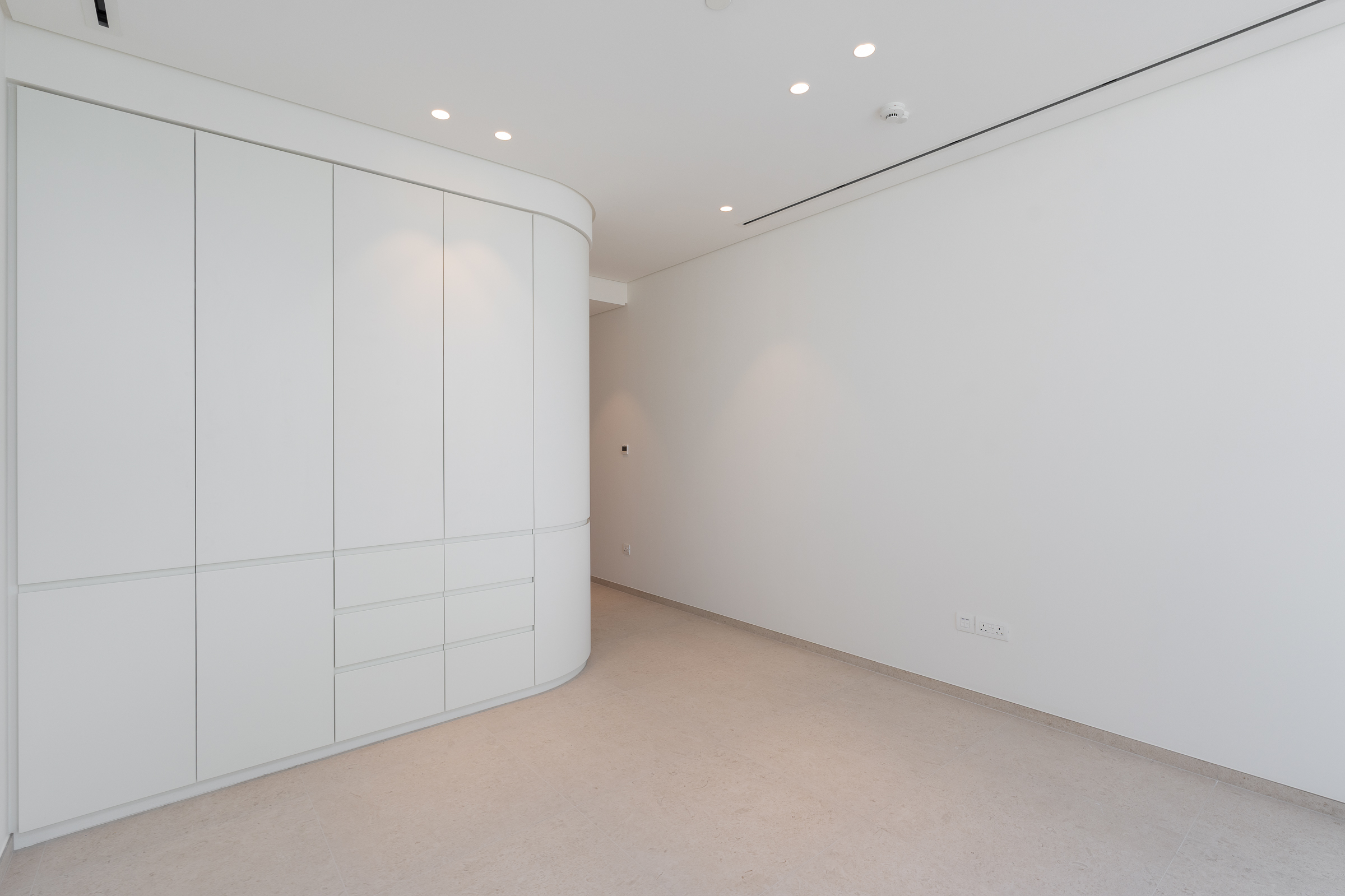  Residence with Expansive Balcony at Eden House - 物件實景