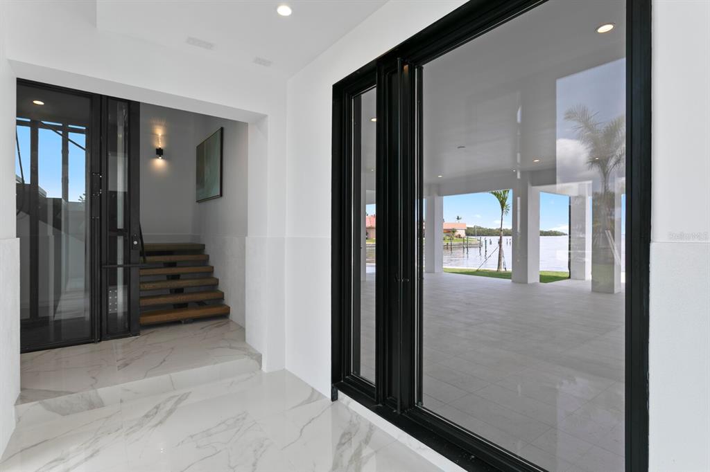 St Petersburg, Florida, 33703, United States, 5 Bedrooms Bedrooms, ,6 BathroomsBathrooms,Residential,For Sale,1856126