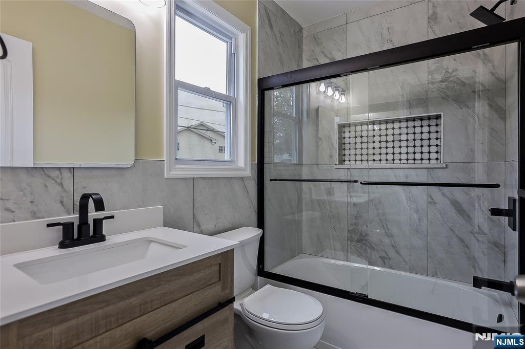 Garfield, New Jersey, 07026, United States, 4 Bedrooms Bedrooms, ,3 BathroomsBathrooms,Residential,For Sale,1964912