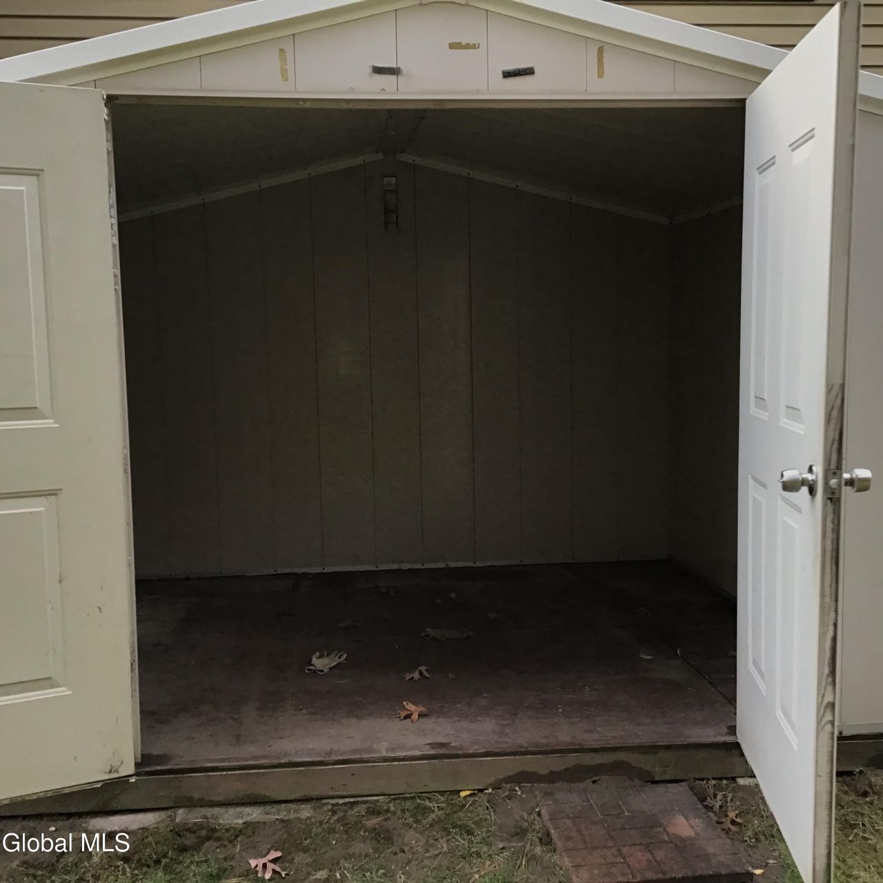 Loudonville, New York, 12211, United States, 4 Bedrooms Bedrooms, ,3 BathroomsBathrooms,Residential,For Sale,1994671