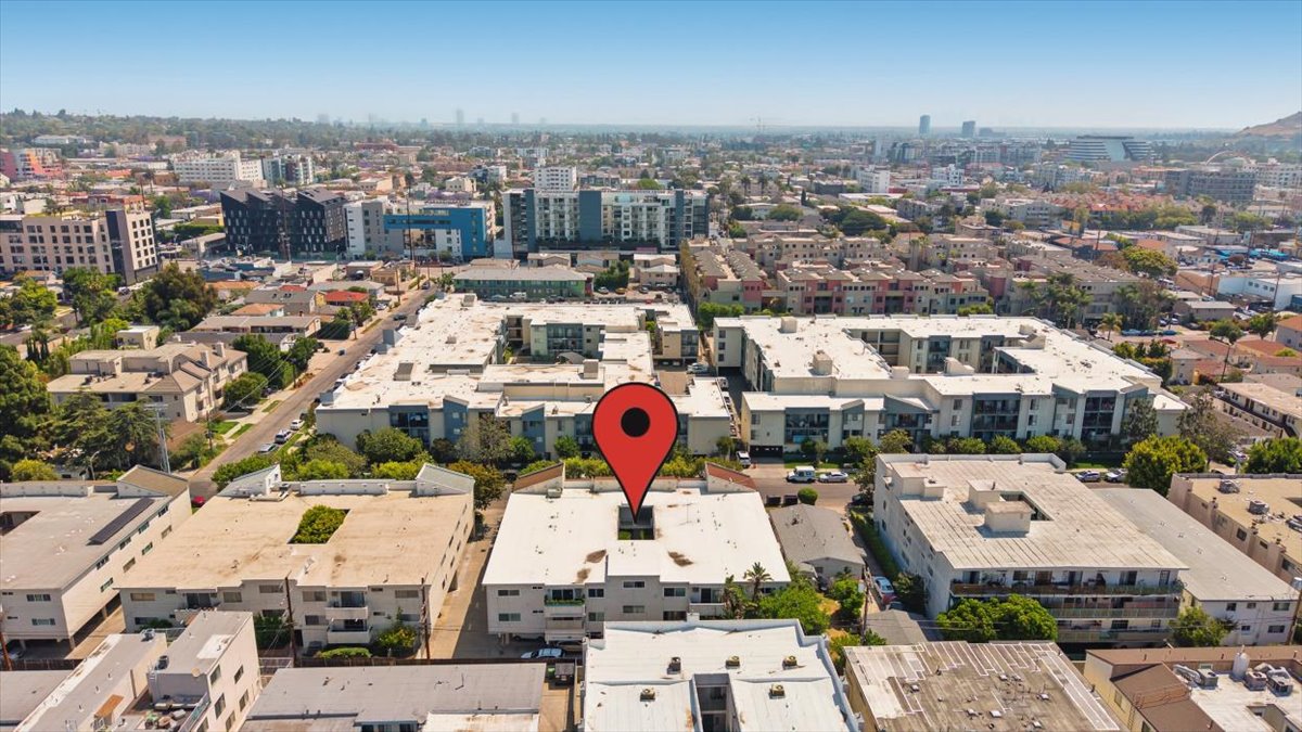 Los Angeles, California, 90034, United States, 2 Bedrooms Bedrooms, ,2 BathroomsBathrooms,Residential,For Sale,1944972