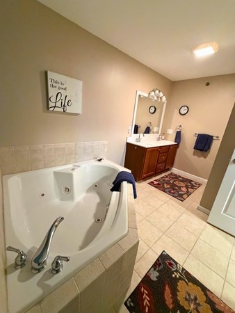 Haverhill, Massachusetts, 01835, United States, 6 Bedrooms Bedrooms, ,3 BathroomsBathrooms,Residential,For Sale,1995379