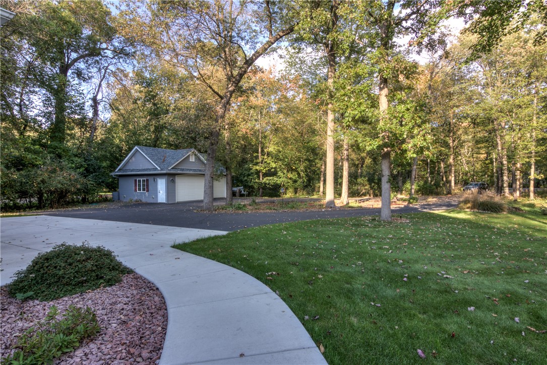 Eau Claire, Wisconsin, 54701, United States, 5 Bedrooms Bedrooms, ,4 BathroomsBathrooms,Residential,For Sale,1976179