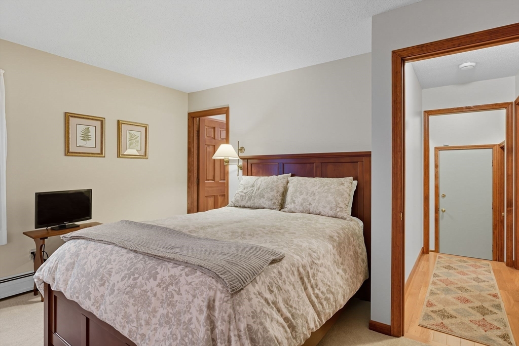 Westfield, Massachusetts, 01085, United States, 3 Bedrooms Bedrooms, ,3 BathroomsBathrooms,Residential,For Sale,1966188