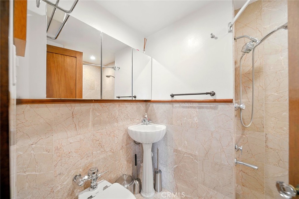 Long Beach, California, 90802, United States, 1 Bedroom Bedrooms, ,1 BathroomBathrooms,Residential,For Sale,1903357