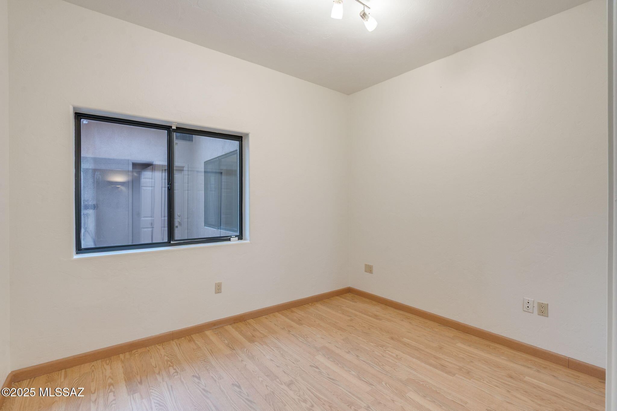Tucson, Arizona, 85718, United States, 3 Bedrooms Bedrooms, ,2 BathroomsBathrooms,Residential,For Sale,1891107