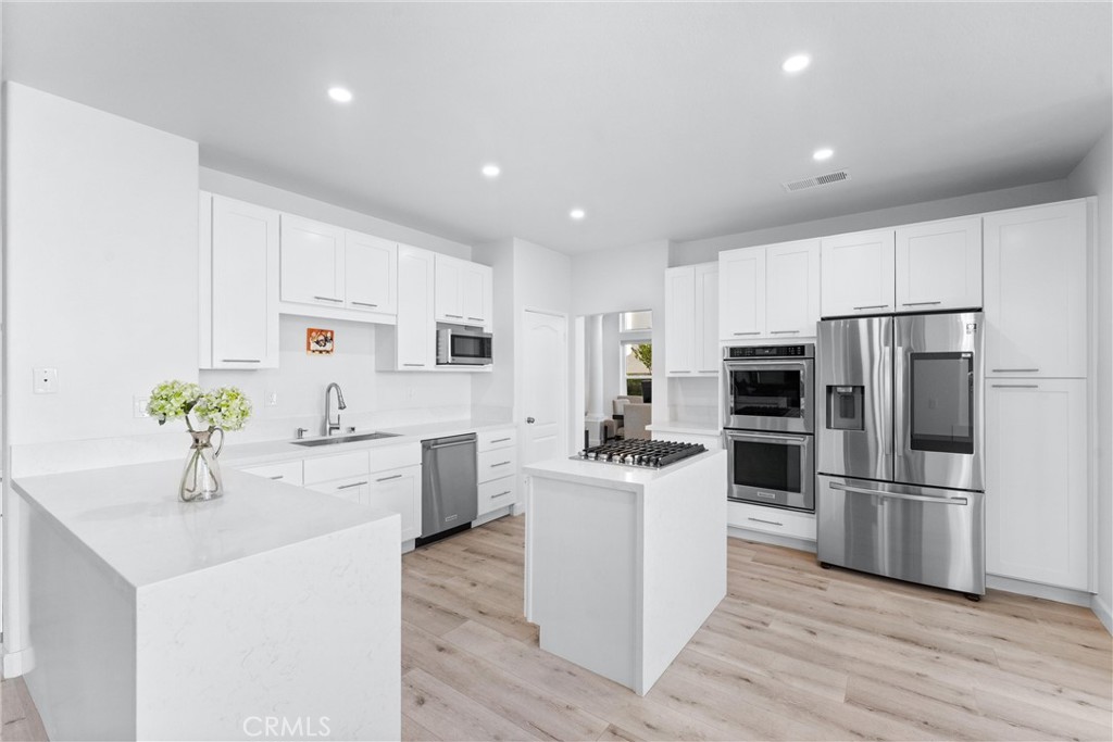 Laguna Hills, California, 92653, United States, 4 Bedrooms Bedrooms, ,3 BathroomsBathrooms,Residential,For Sale,1987832