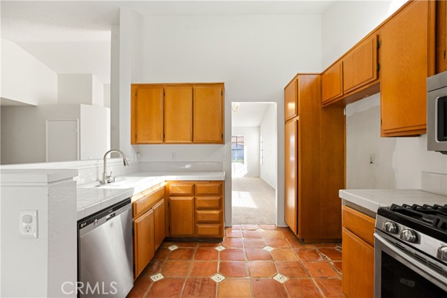 Lake Elsinore, California, 92530, United States, 4 Bedrooms Bedrooms, ,2 BathroomsBathrooms,Residential,For Sale,1977818