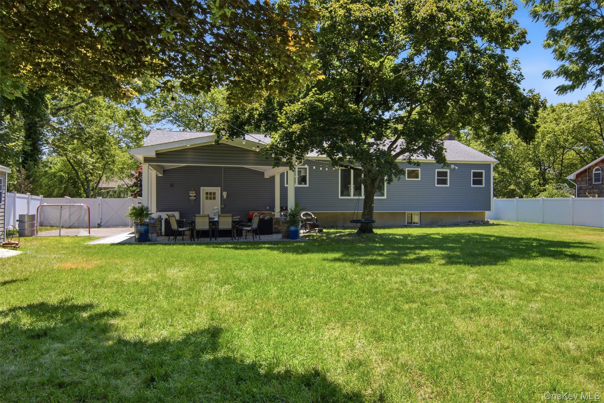  18 Millet Street, Dix Hills, NY, 11746 - 物件實景