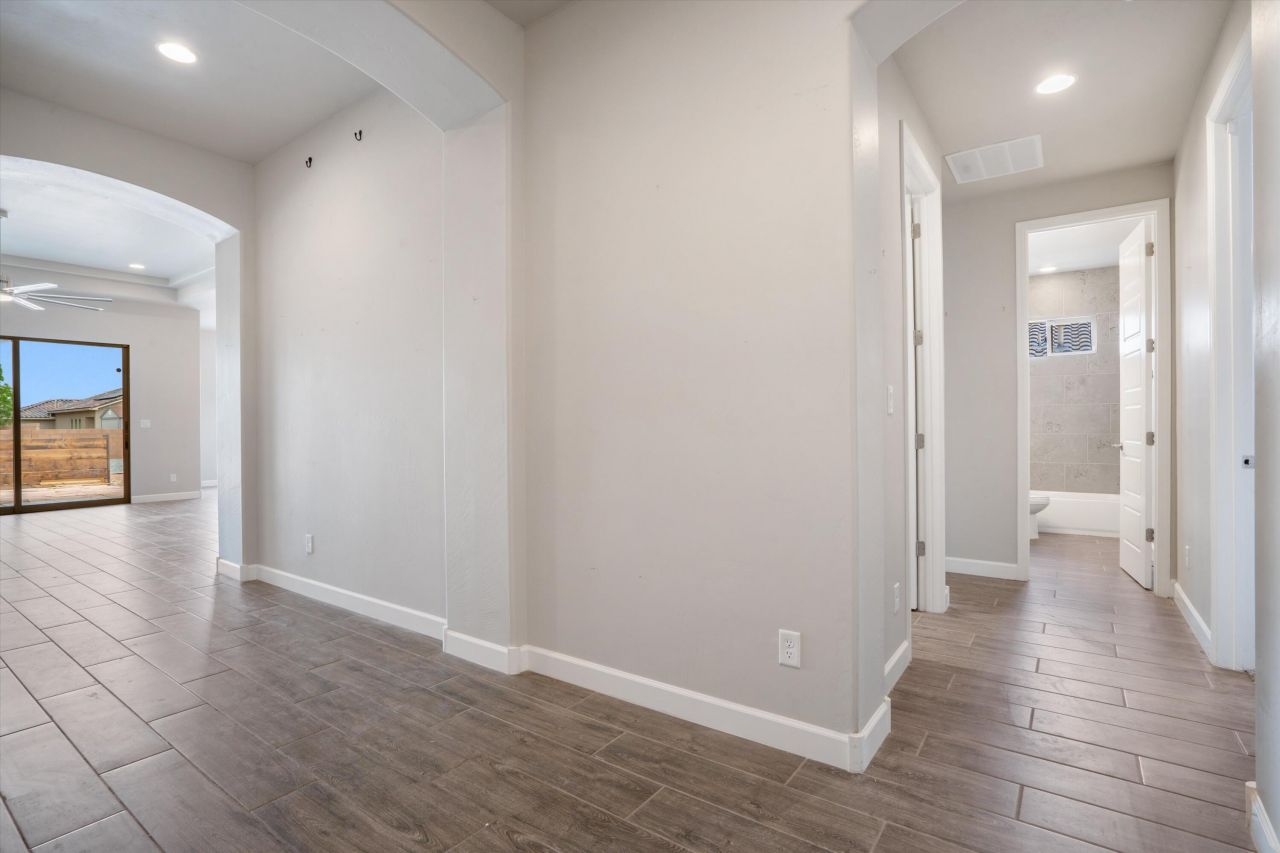Rio Rancho, New Mexico, 87124, United States, 4 Bedrooms Bedrooms, ,4 BathroomsBathrooms,Residential,For Sale,1919636